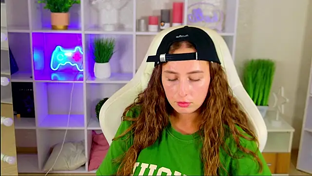 NadinnL XXX чат на живо