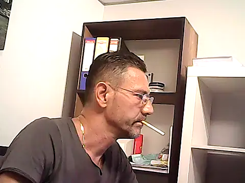 mastercharisma35 Adlı Modelin Canlı XXX Sohbeti