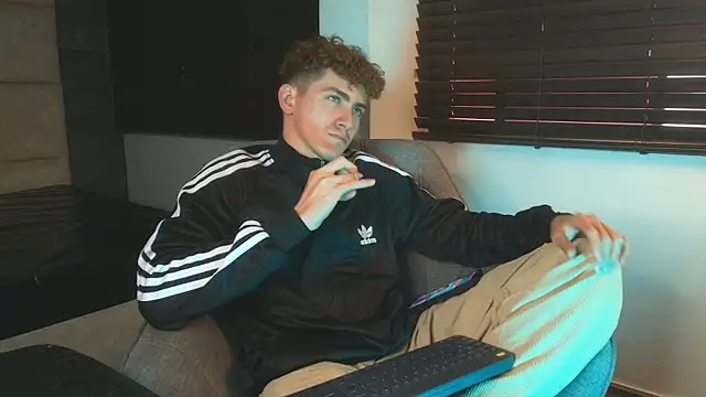 Онлайн чат XXX Tyler_Mcrey
