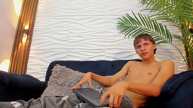 Pavo_tv's Live XXX Chat