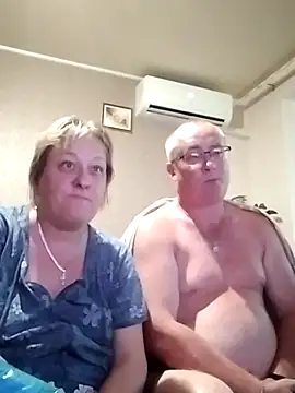 Nika_Malayn Webbikameraesitys