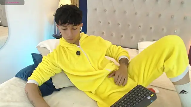 Aiden_Rivers_ live XXX chat