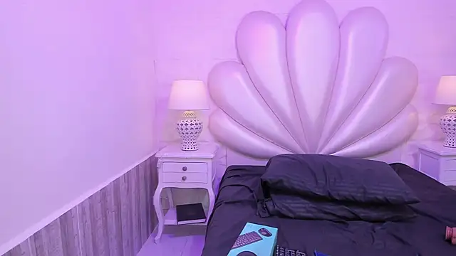 TaniaPierce – Naživo XXX chat