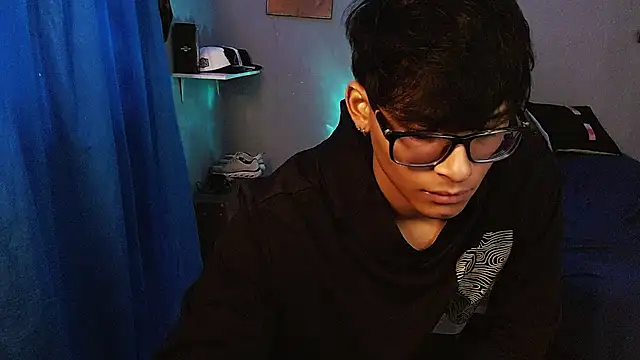 Živý XXX chat Mr_yisuzz
