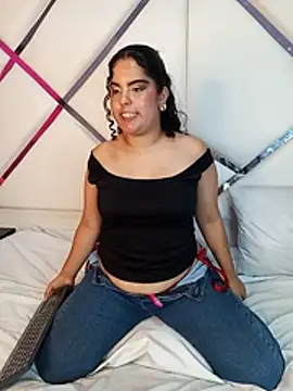 NicolleOvertonn Live XXX chat