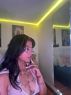 SamathaMay Chat XXX live