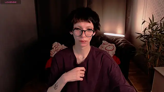 XXX chat uživo modela SkinnyWinx