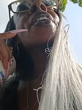 צ'אט XXX בשידור חי של Jasmine_FullsShine