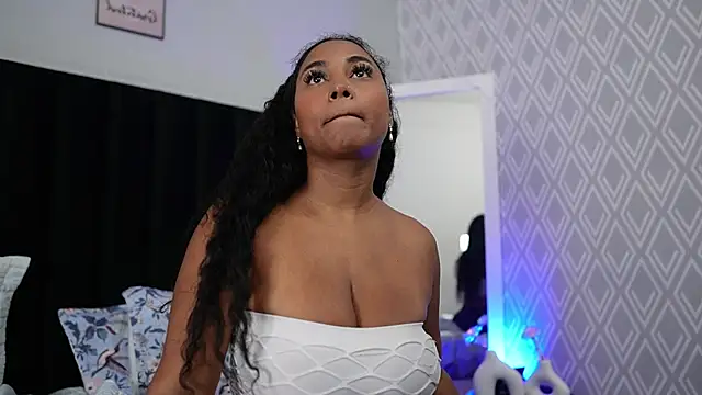 colombiamommy's Live XXX Chat