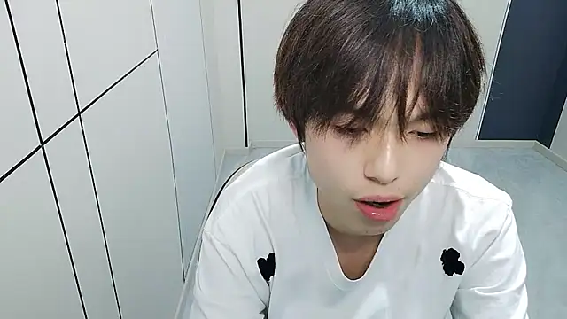T2028T live XXX chat