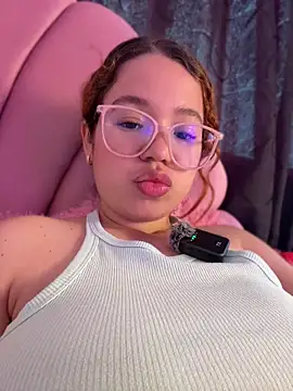Lucyklein2022 – Live XXX-chat