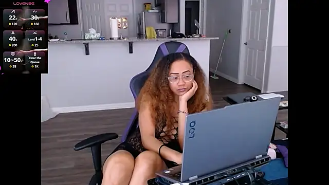 Chat XXX en directo de ReeseZen