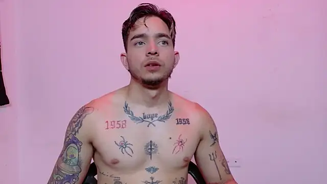 צ'אט XXX בשידור חי של AliceandMax