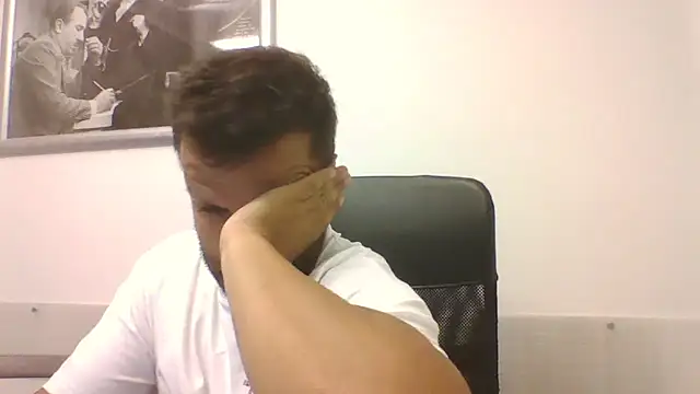 XXX chat uživo modela FROCETTO93