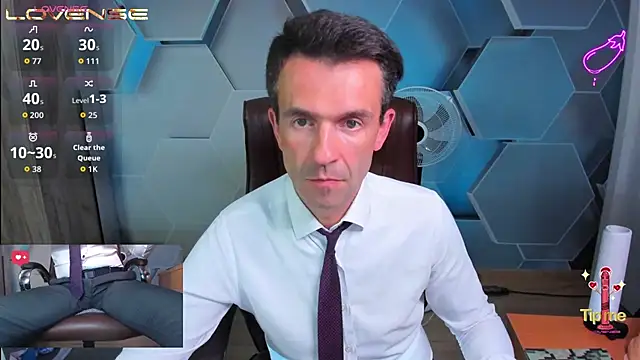 SteveTiger Adlı Modelin Canlı XXX Sohbeti