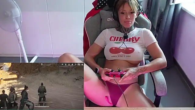 Онлайн чат XXX TittenTina