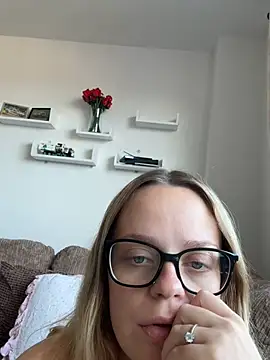 Kell1016- Live XXX-Chat