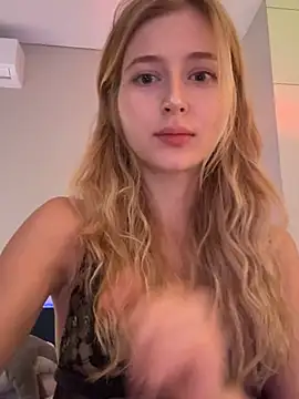 LunaRase's Live XXX Chat