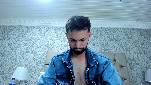Chatroom XXX en direct de AndrewCrooss