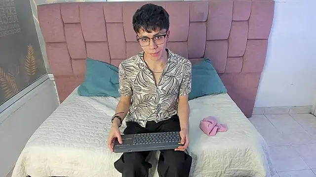 ThomasTorress Show Webcam
