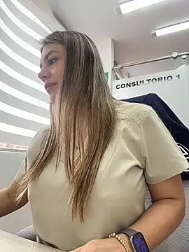 alicee16 élő XXX-chatje