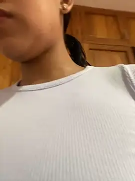 Chatroom XXX en direct de clara_em