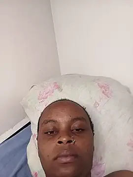 Ebonyagy Adlı Modelin Canlı XXX Sohbeti