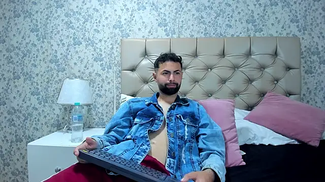 Živý XXX chat AndrewCrooss