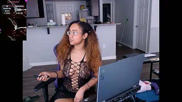 ReeseZen live XXX chat