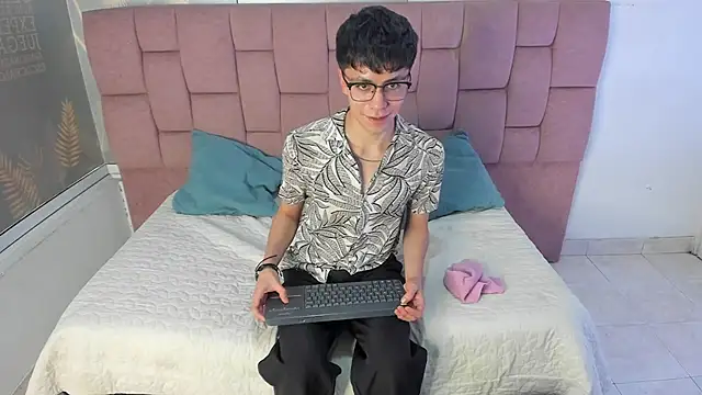 ThomasTorress Шоу с уебкамера