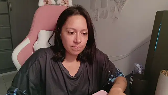 Chat +18 de MommyMiaWs ao vivo