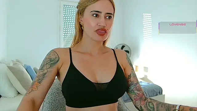 Chatroom XXX en direct de pennyyy_
