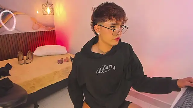ReneePaz 即時 XXX 聊天