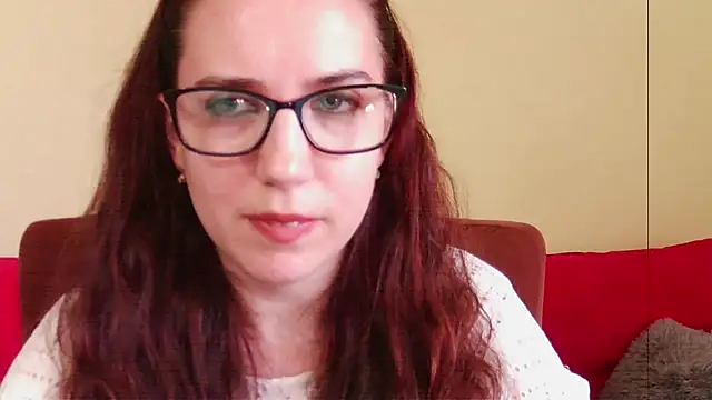 XXX chat uživo modela EmilyHotAngel