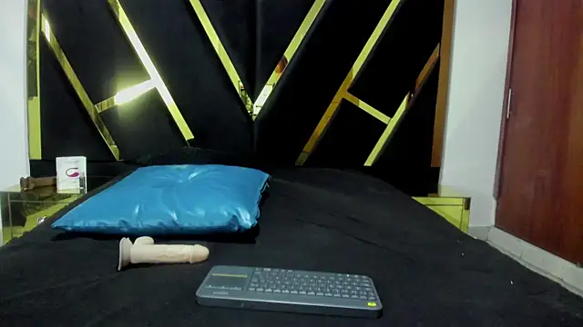 agatha_fit webcam show