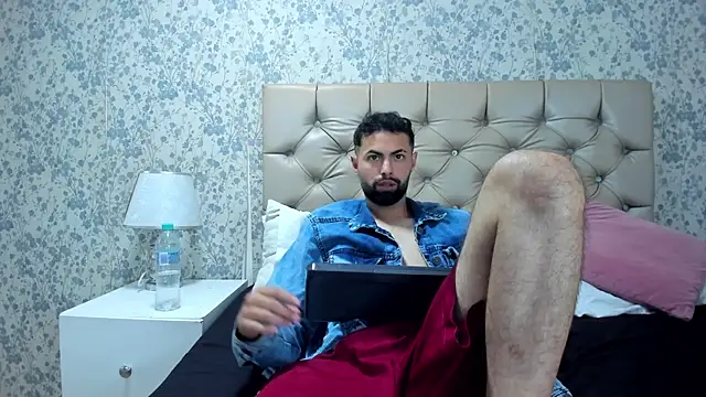 AndrewCrooss Live XXX-chat