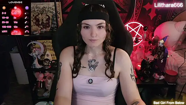 Lilithara666 Show in webcam