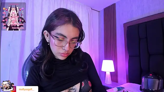 Molly_A Chat XXX live