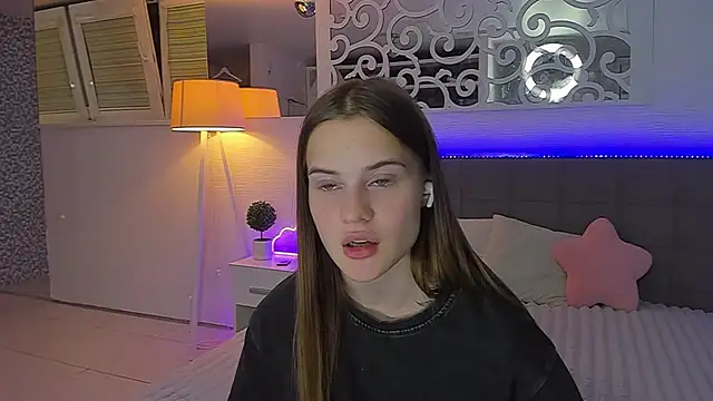 LuisaClover's Live XXX Chat