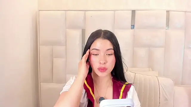 imnikaa_ XXX чат на живо