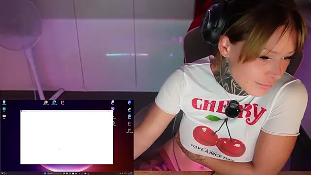Онлайн чат XXX TittenTina