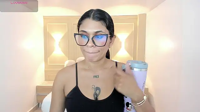 YARA_SHINE2 Chat XXX live
