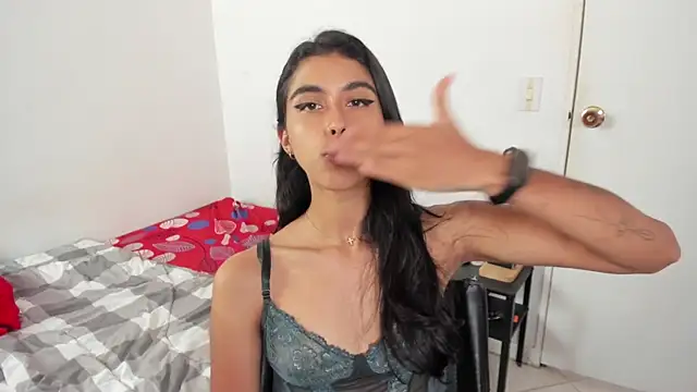 Mazikeen__18's Live XXX Chat