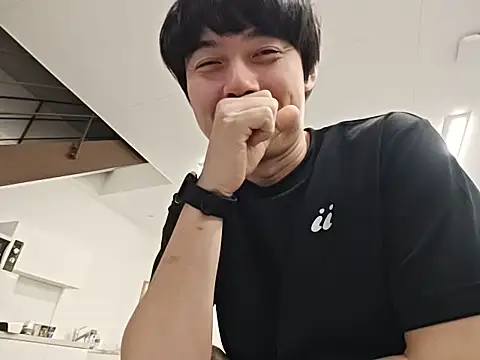 whitebriefboyのライブXXXチャット