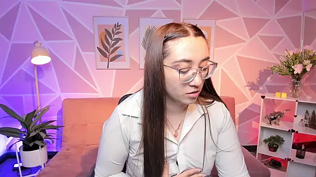 _RosieRider Adlı Modelin Canlı XXX Sohbeti