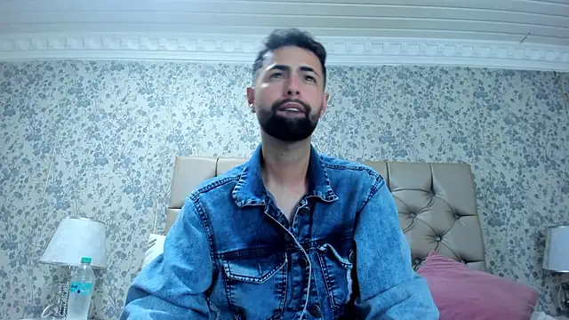 Chat XXX ao vivo de AndrewCrooss