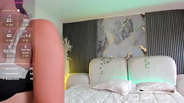 CarolineFyre live XXX chat
