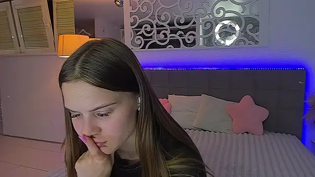 LuisaClover's Live XXX Chat