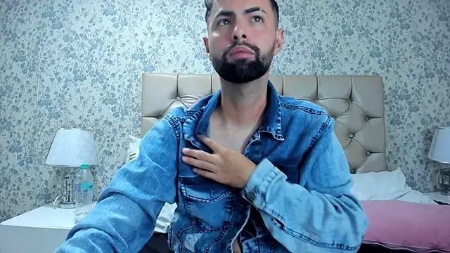 AndrewCrooss – Naživo XXX chat