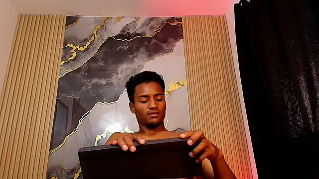 Chatroom XXX en direct de Leon__Black